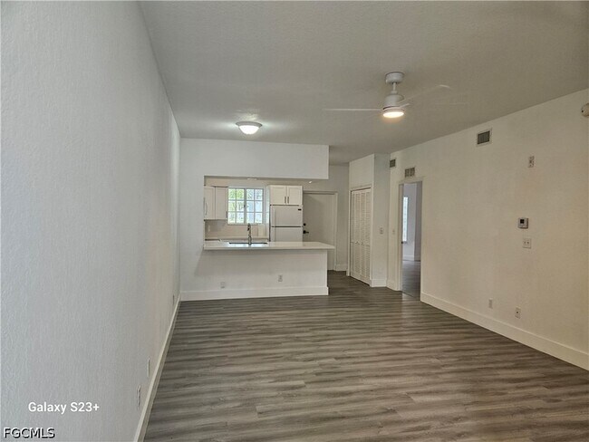 Foto del edificio - 8424 Bernwood Cove Loop