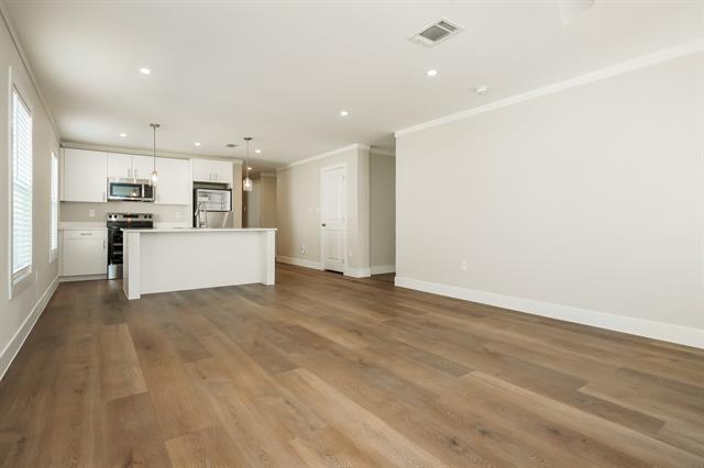 Building Photo - 2104 Belzise Terrace