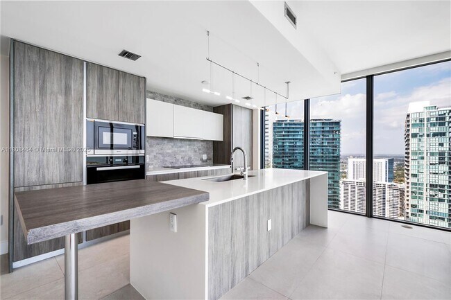 Foto del edificio - 2900 NE 7th Ave