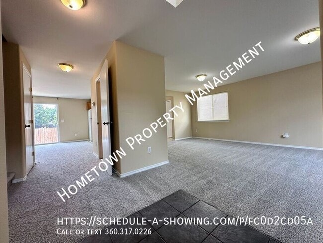 Building Photo - 807 Nicholas Ln SE