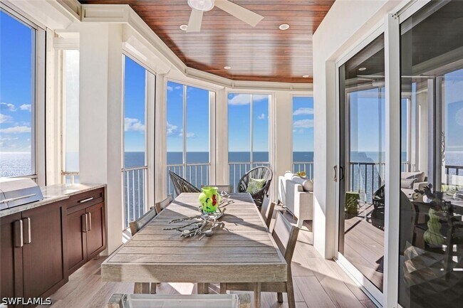 Foto del edificio - 255 Barefoot Beach Blvd