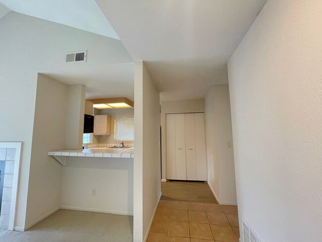 Foto del edificio - Pleasanton, Canyon Meadows, Available NOW!