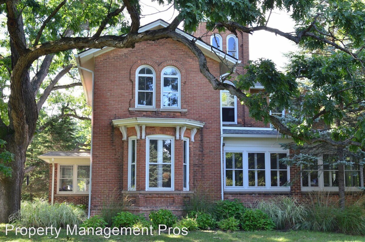 Primary Photo - 5 br, 3 bath House - 3590 Orchard Lake Rd