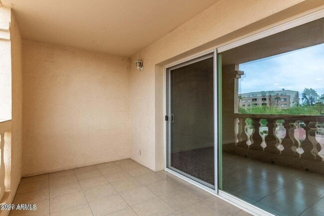 Building Photo - 7920 E Camelback Rd