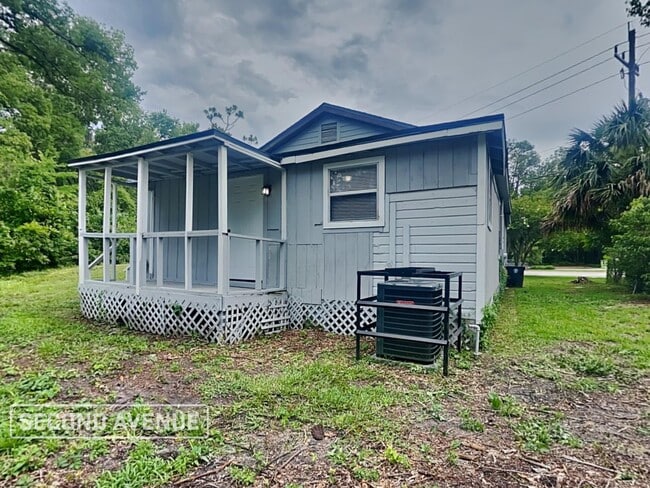 Building Photo - 5637 Dunmire Ave