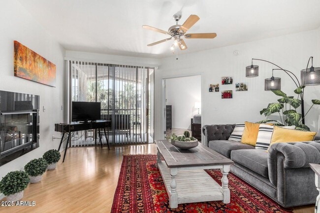 Foto del edificio - 1701 E Colter St