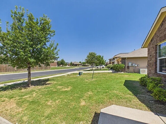 Foto del edificio - Spacious one-level home in Glenwood!