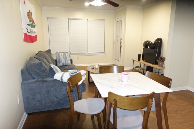 Foto del edificio - 501 W 26th St