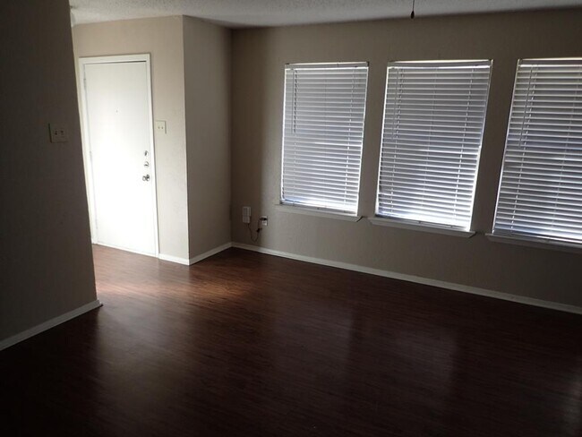 Foto del edificio - 124 S Pipeline Rd W