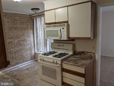 Building Photo - 3321 Huntley Square Dr