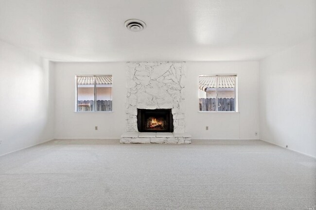Building Photo - 484 Crivelli Dr
