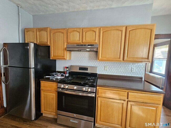 Building Photo - 103 Campfield Ave