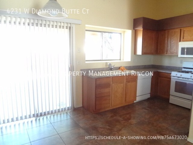 Building Photo - Gorgeous 3bd/2bath in Gated Community with...