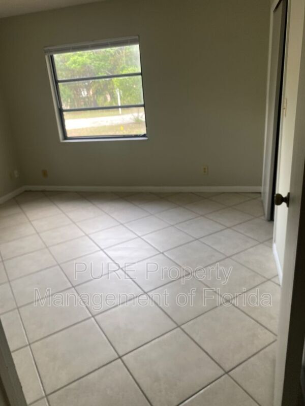 Foto del edificio - 7 Spring Lake Pl