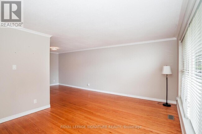 Photo du bâtiment - 92 Fortrose Crescent