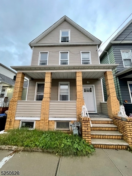 Primary Photo - 68 Florida St