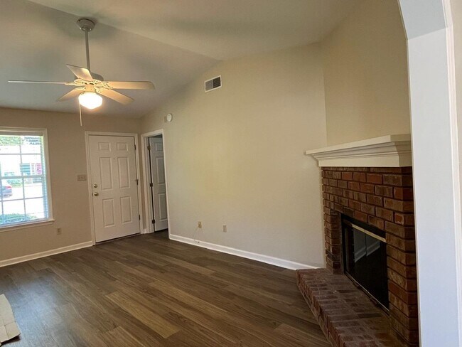 Foto del edificio - 456 High Point Ln