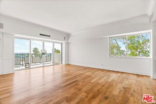 Foto del edificio - 1155 N La Cienega Blvd