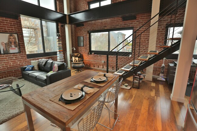 Foto del edificio - One-of-a-Kind Loft for Rent at Plant 51 in Downtown San Jose