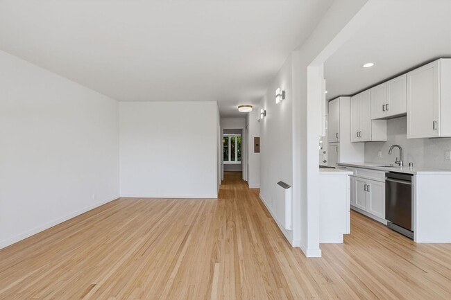 Building Photo - 26 Lovell Ave
