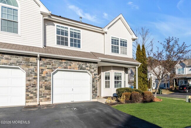 Building Photo - 40 Thistledown St