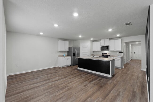 Building Photo - 835 Otto Loop