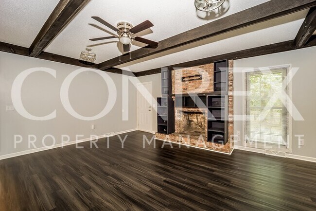 Building Photo - Gorgeous Three Bedroom w/ Upgrades