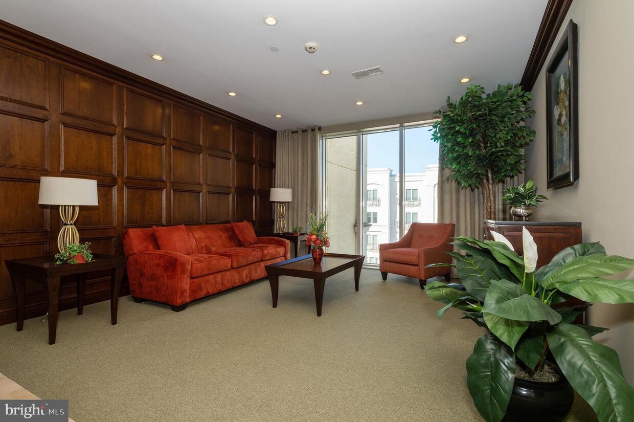 2 N Commerce Square Unit 302, Robbinsville Township, NJ 08691 Condo