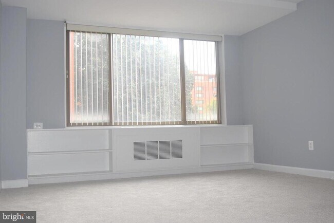 Foto del edificio - 1121 Arlington Blvd