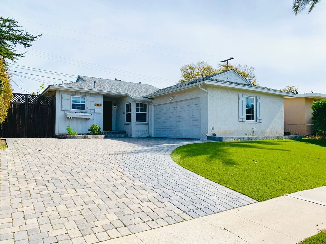 Primary Photo - Beautiful 3BD/1BA Home Available in Allied...