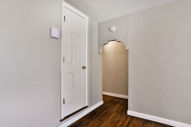 Foto del edificio - 6250 North Dr