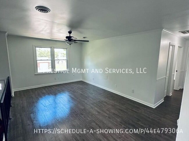 Foto del edificio - 317 Devonwood Ct