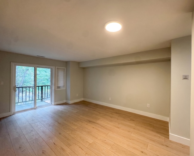 Building Photo - 1414 Whitney Ave