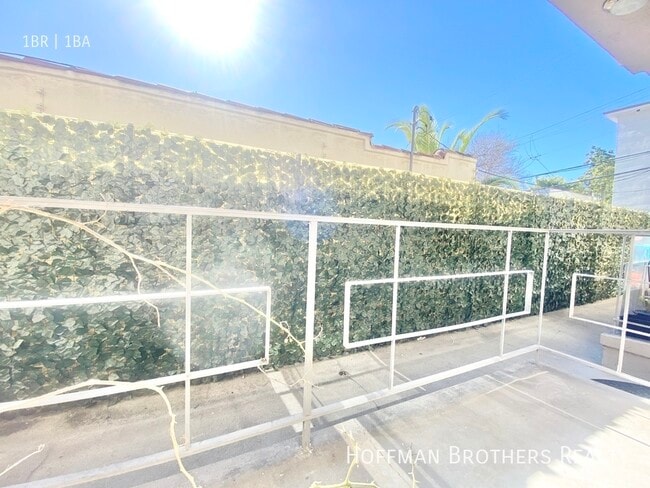 Building Photo - 1031 N Harper Ave West Hollywood, CA 90046