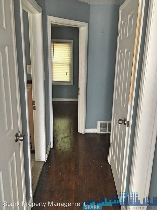 Foto del edificio - 3 br, 1.5 bath House - 19197 Hubbell St