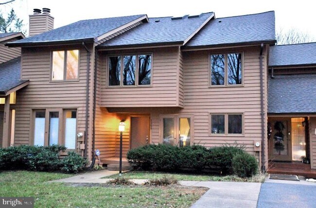 Foto del edificio - 5565 Suffield Ct