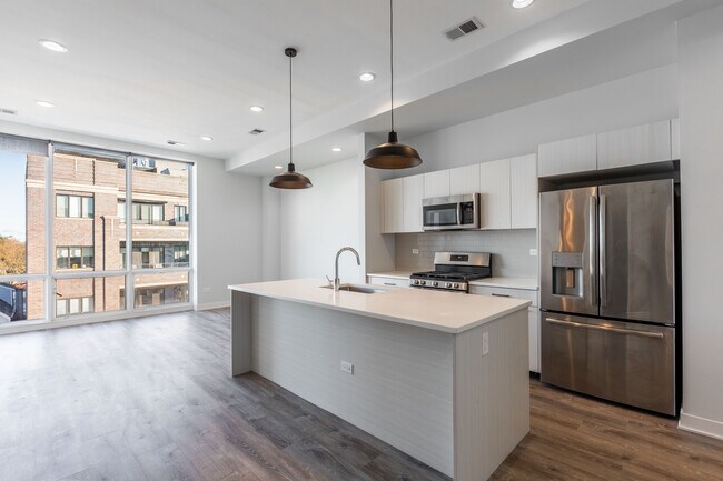 Foto del edificio - 2250 W Lawrence Ave