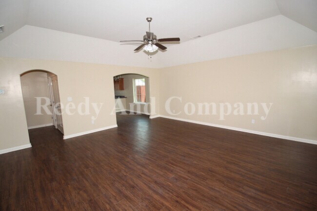 Building Photo - 1040 River Wood Creek W