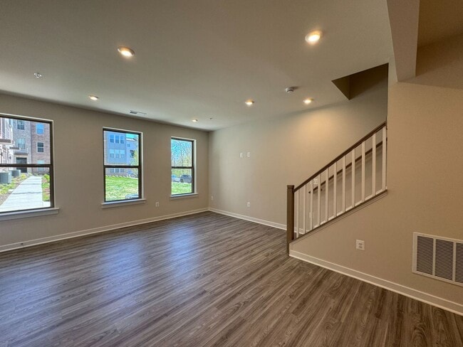Foto del edificio - Brand New 3 Bed 2.5 Bath Townhouse Style C...