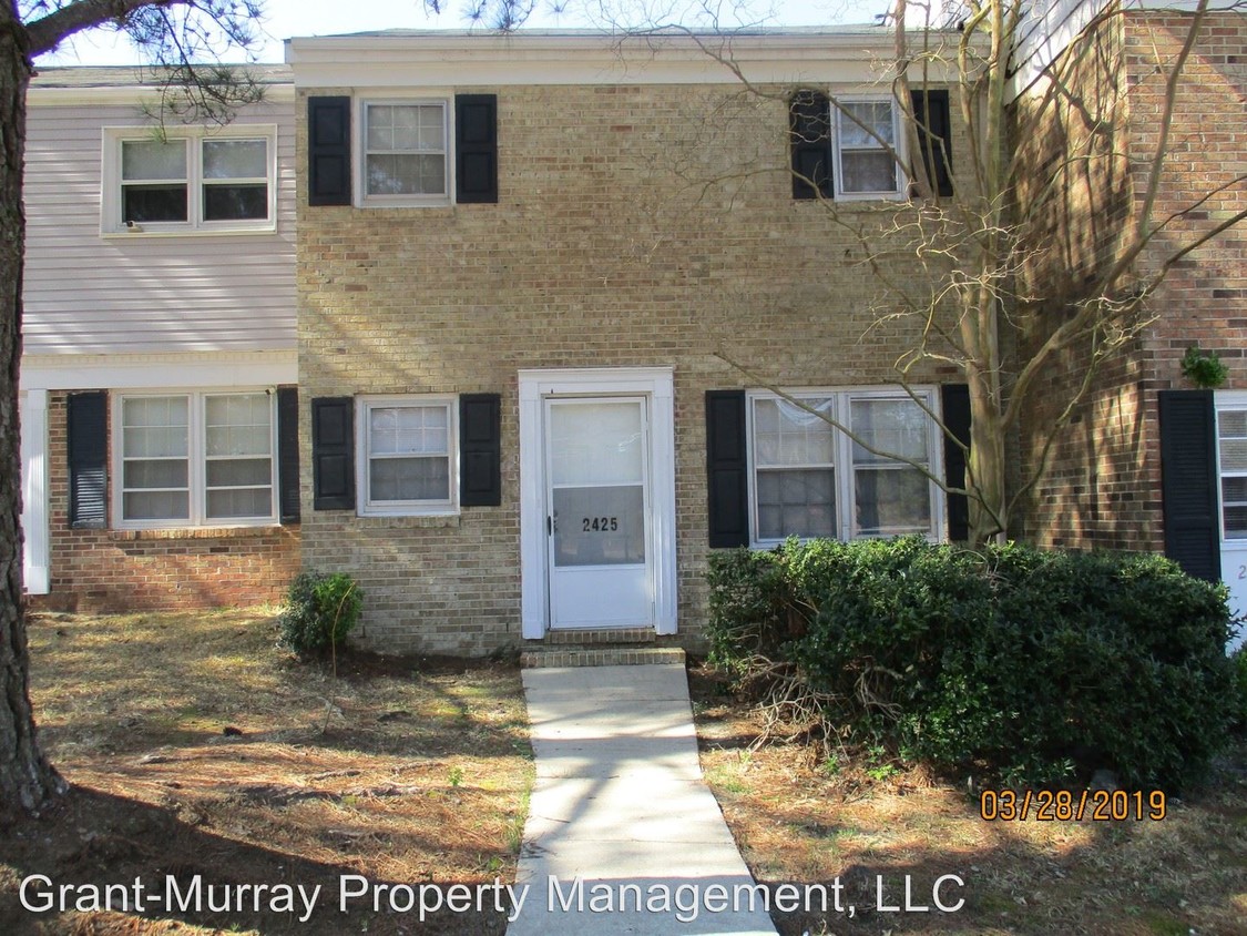 Primary Photo - 2 br, 1.5 bath House - 2425 Commonwealth Dr.
