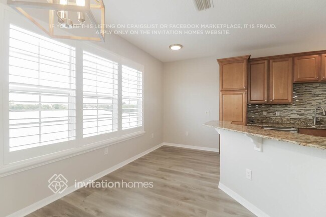 Building Photo - 2421 Lexington Oak Dr