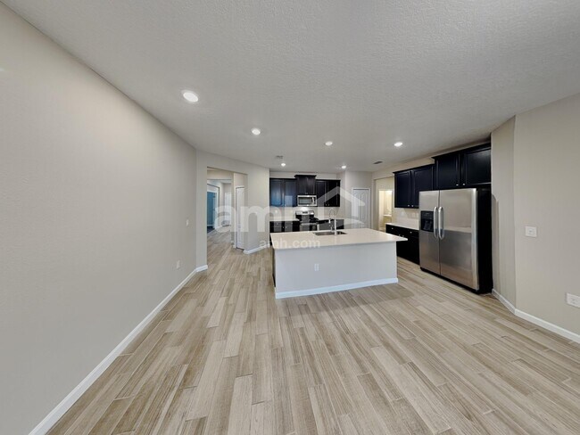 Foto del edificio - 37 Trumpco Dr