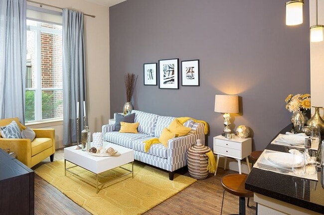 Foto del edificio - 2430 Victory Park Ln