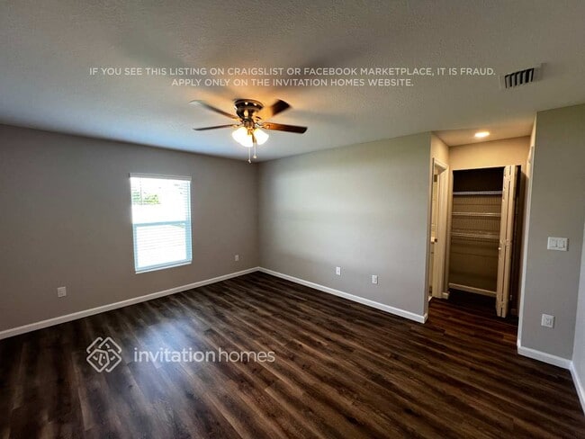 Building Photo - 1109 SW Khan Dr