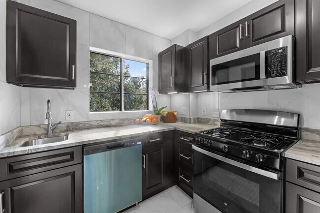 Building Photo - 1649 Preston Rd