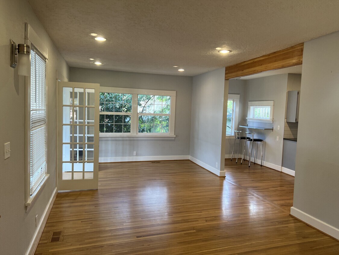 Living Room - 3440 SW Falcon St