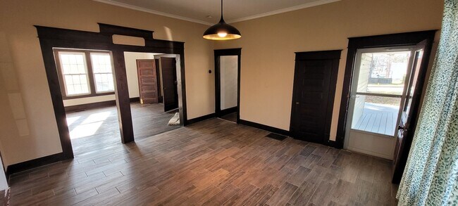 Foto del edificio - 606 Hillcrest Dr