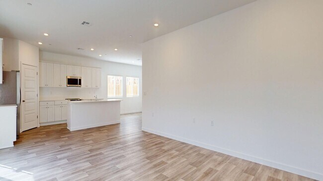 Building Photo - 3249 Carambola Ave