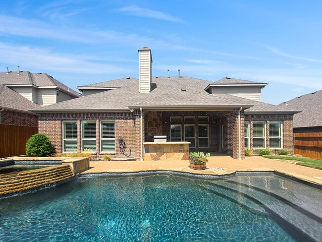 Building Photo - Immaculate 4-Bedroom Home with Luxury Upgr...