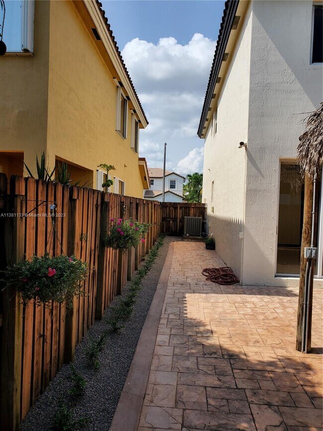 Foto del edificio - 13952 SW 153rd Pl